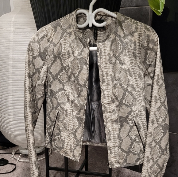 Le chateau Faux snakeskin jacket - Picture 1 of 4
